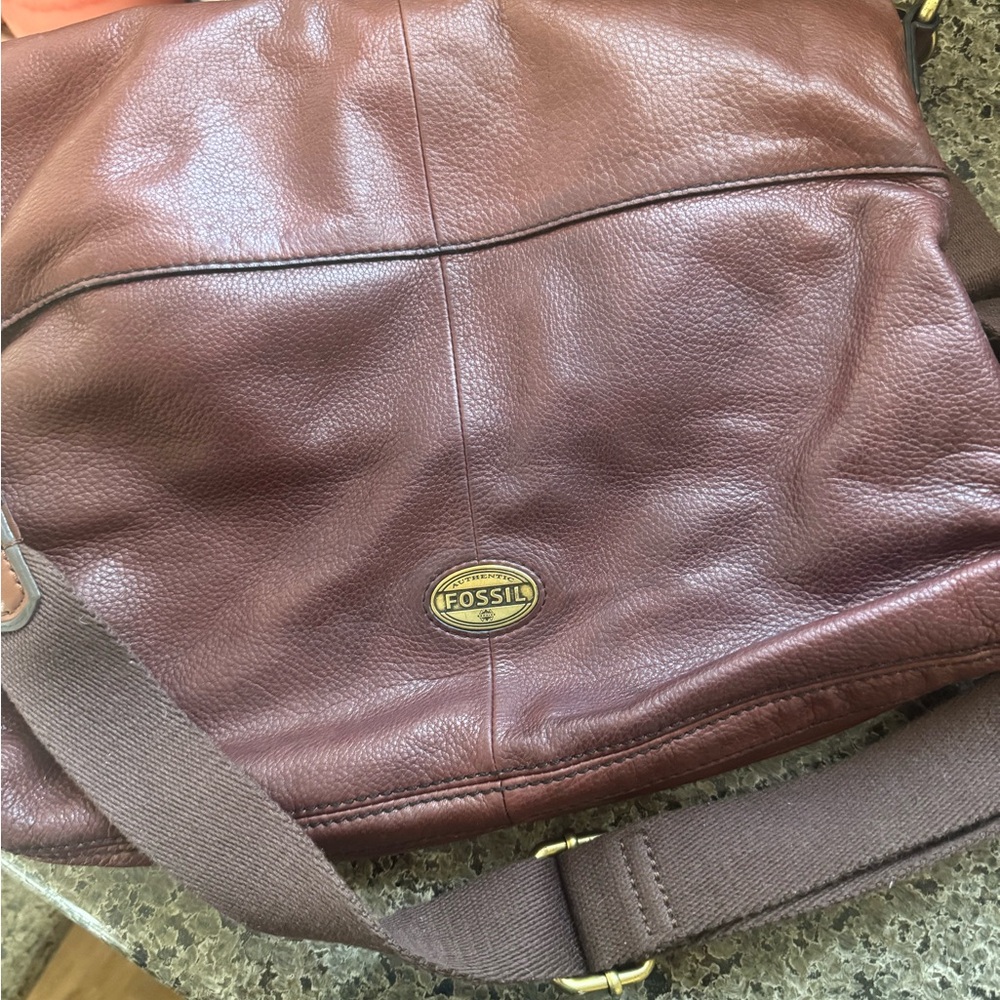 Fossil Brown Leather Women's Bag. Fold over messenger style - Picture 4 of 7